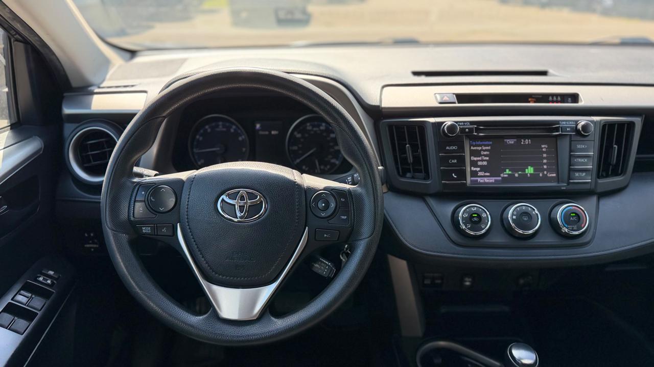 Toyota RAV4 photo 14