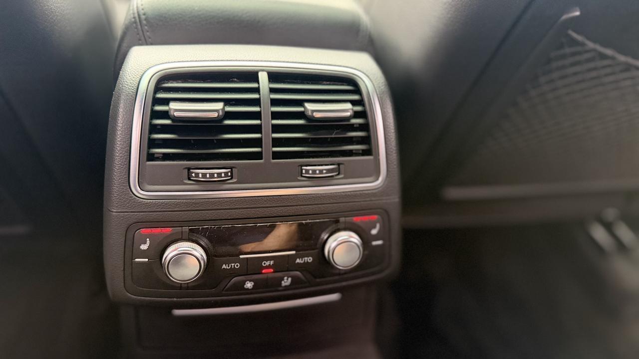 Audi A6 photo 12