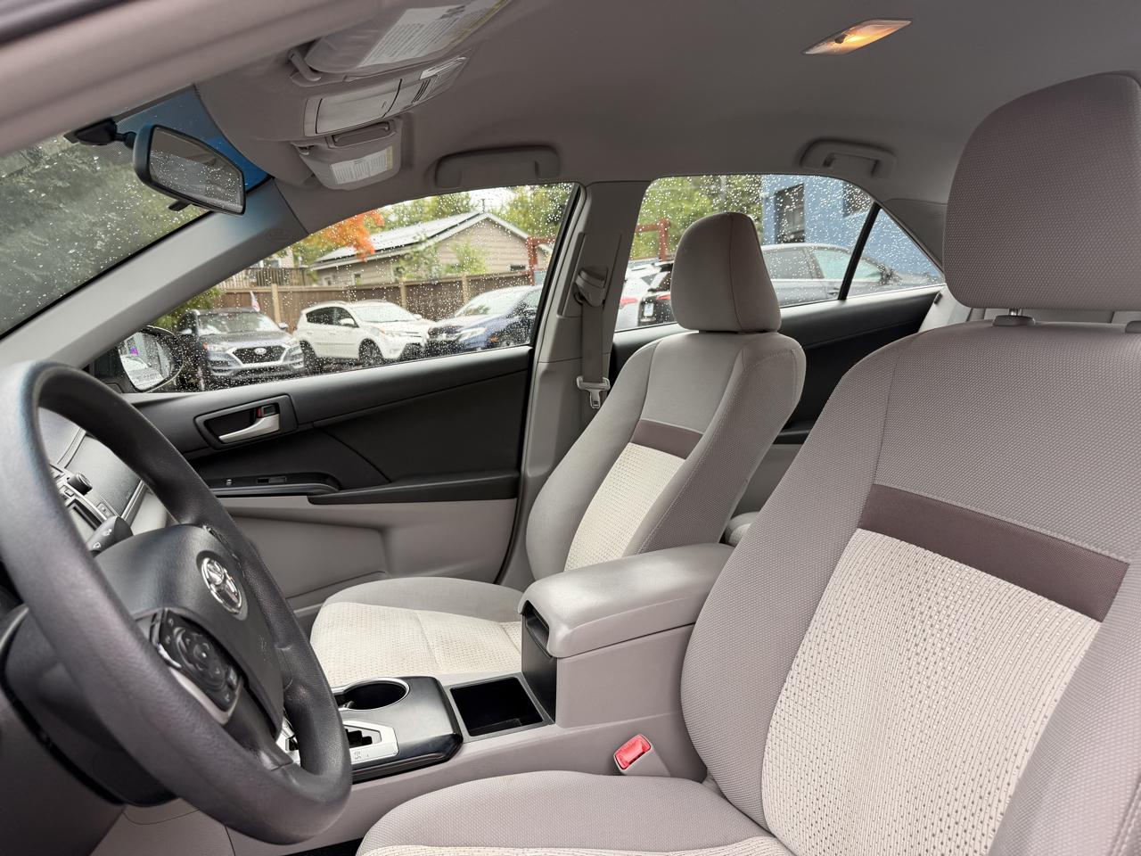Toyota Camry photo 8