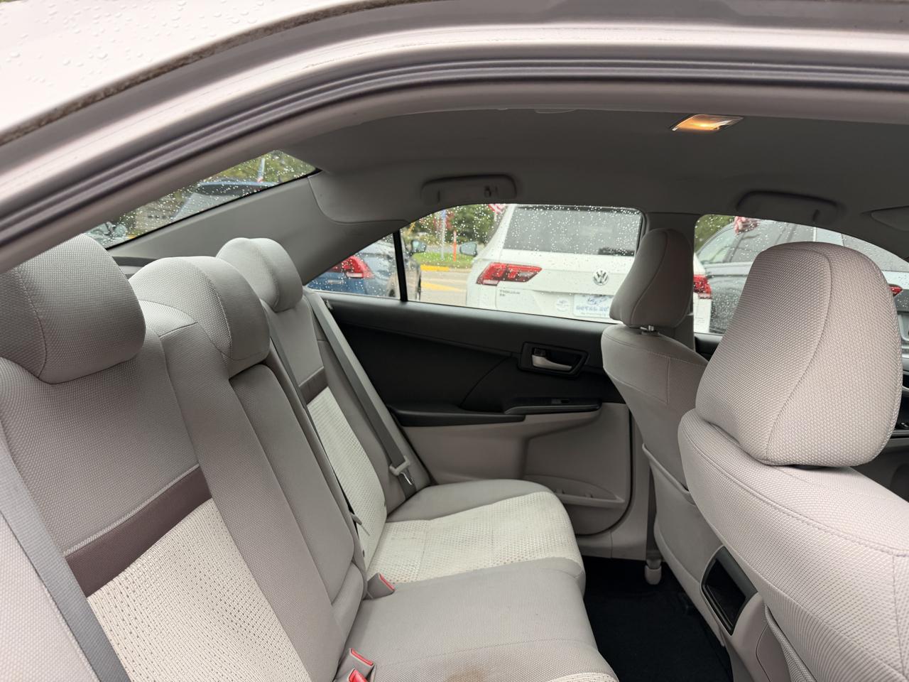 Toyota Camry photo 11