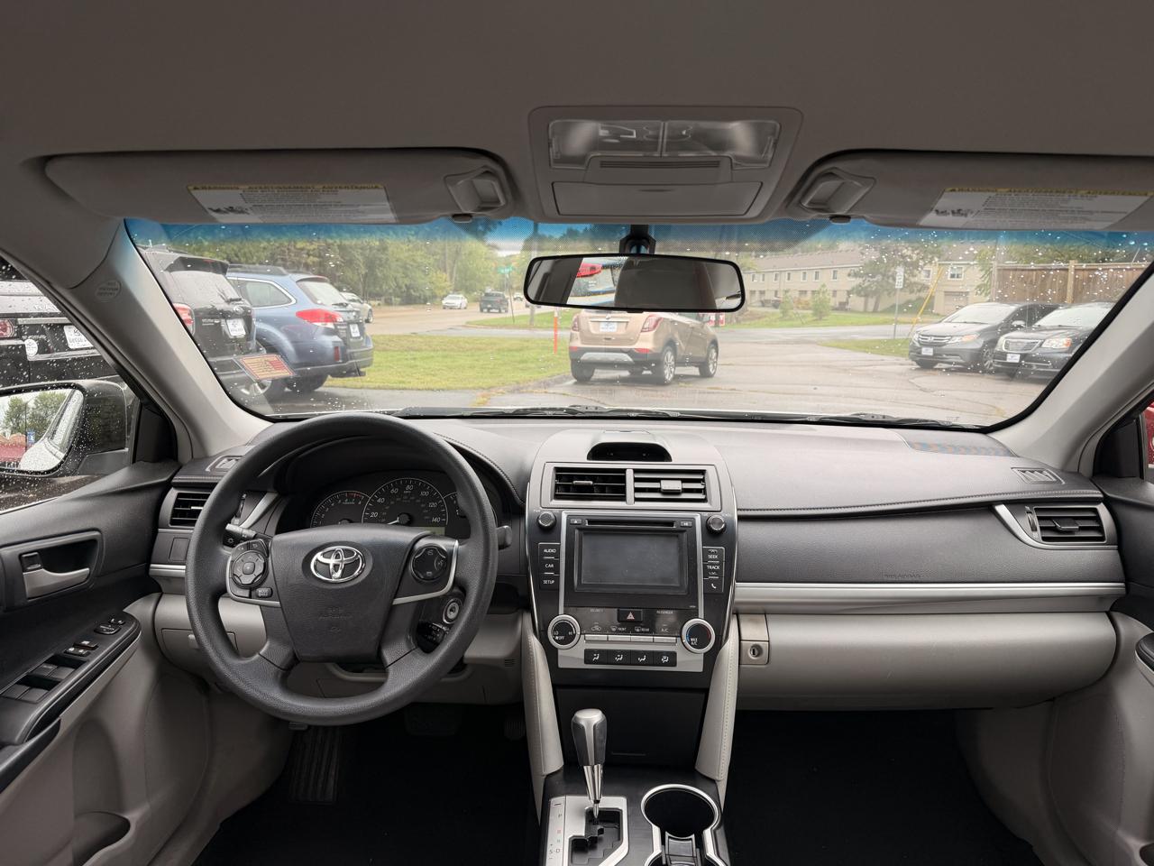 Toyota Camry photo 12