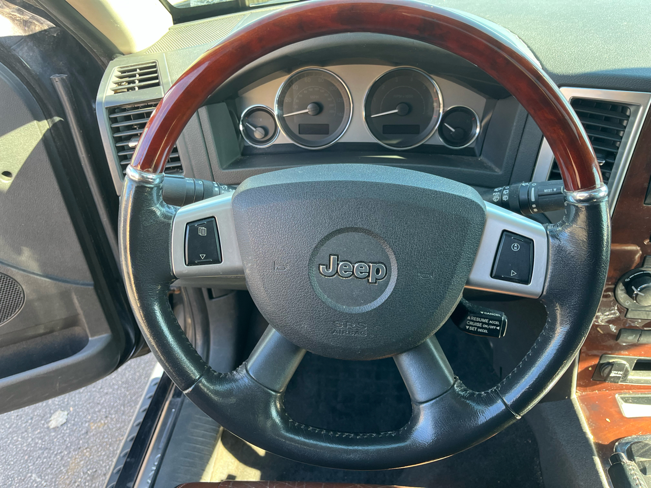 Jeep Grand Cherokee Overland 4WD 2009 Jeep Grand Cherokee Overland 4WD 2009