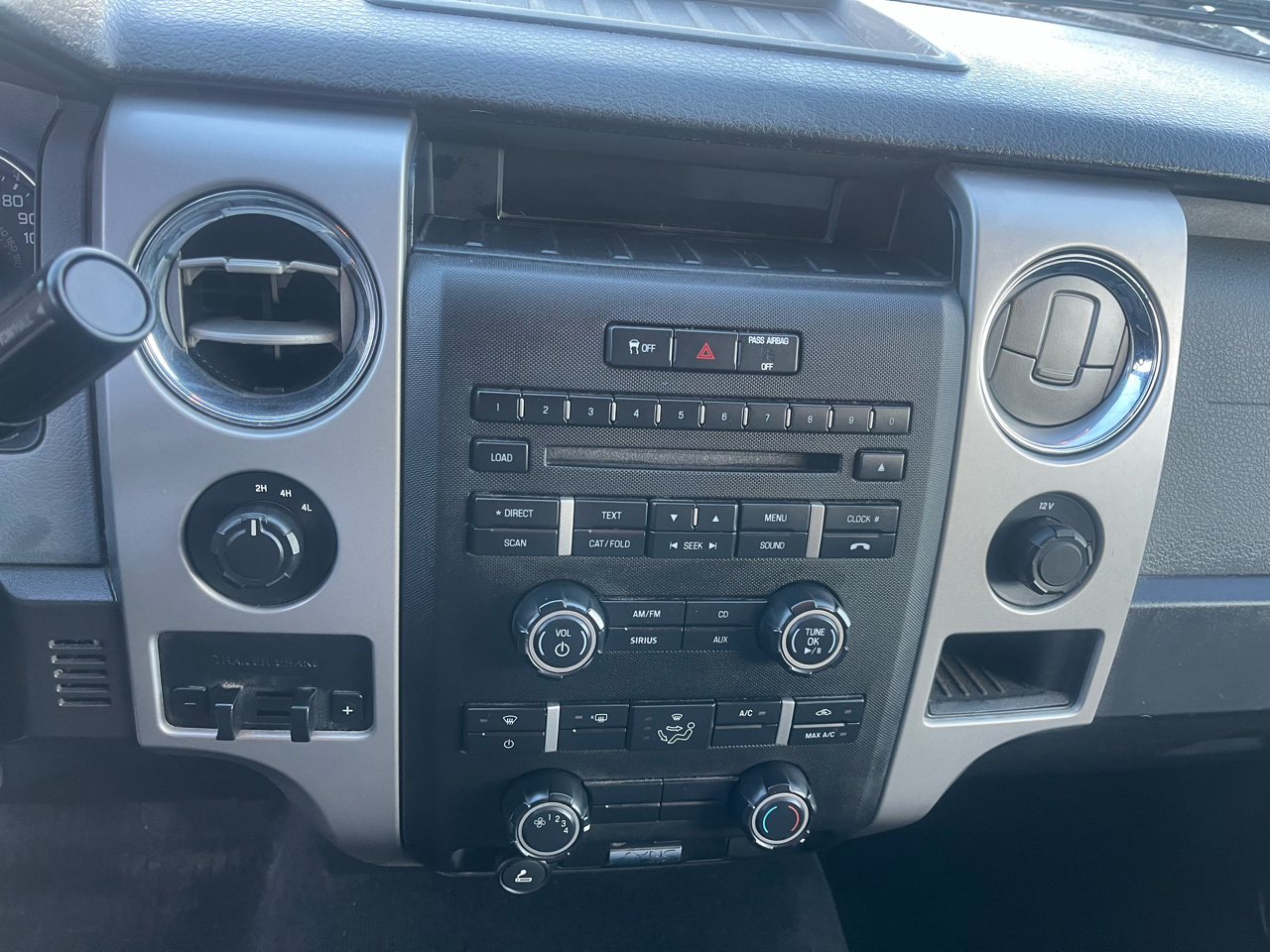 Ford F-150 FX4 SuperCab 6.5-ft. Bed 4WD 2011 Ford F-150 FX4 SuperCab 6.5-ft. Bed 4WD 2011