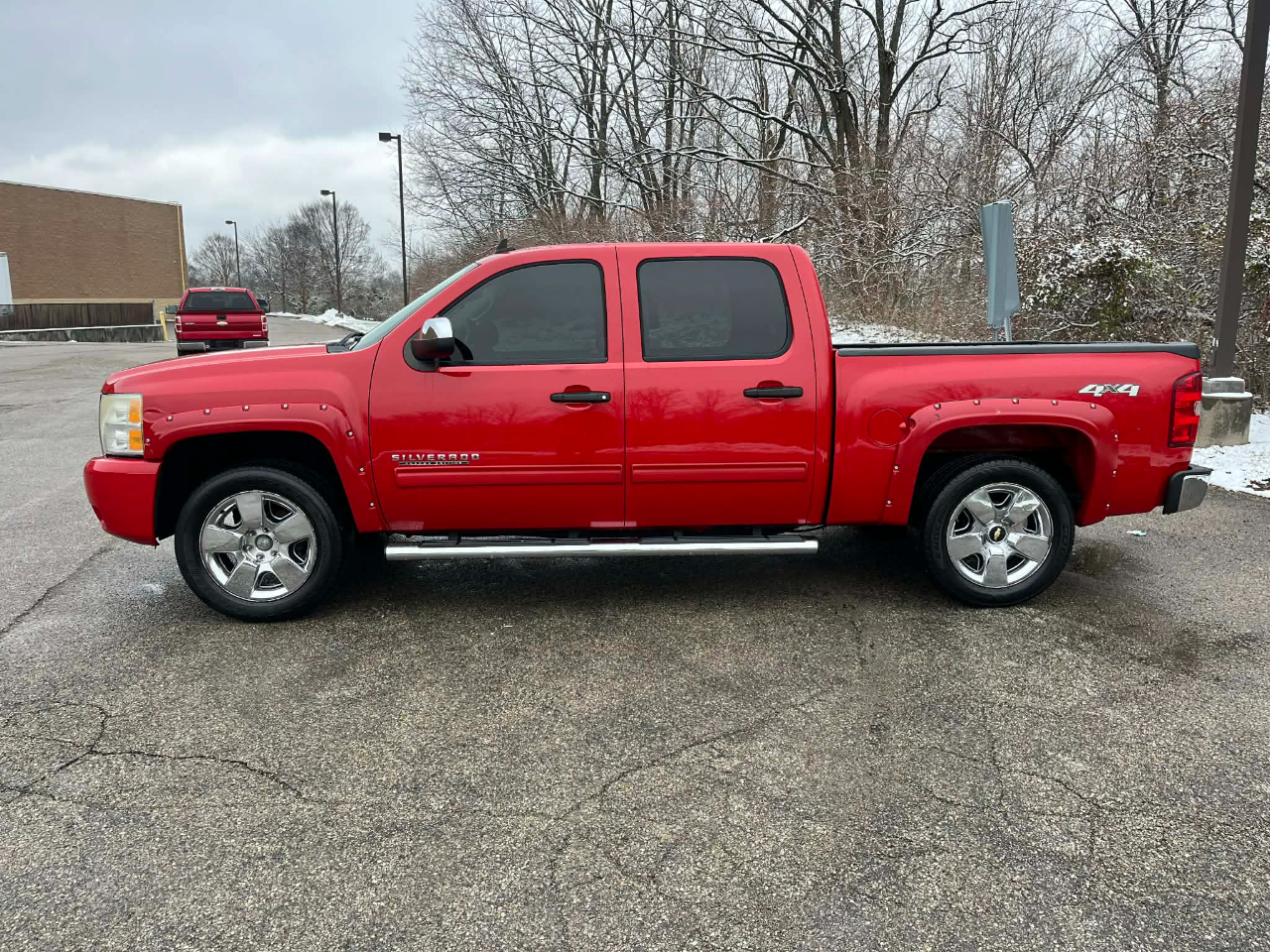 Chevrolet Silverado 1500 LT Crew Cab 4WD 2011