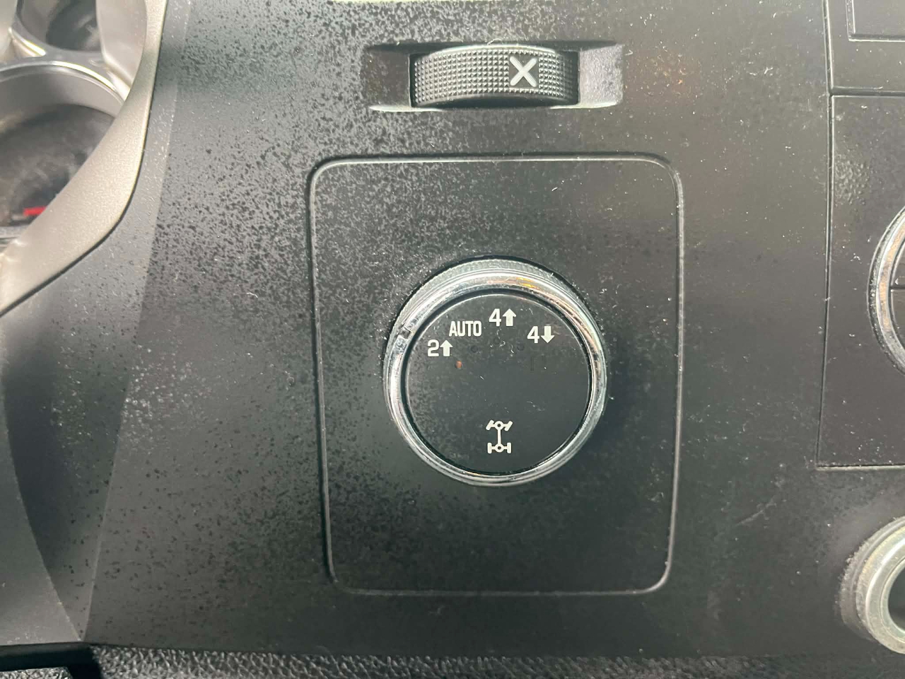 Chevrolet Silverado 1500 LT Crew Cab 4WD 2011