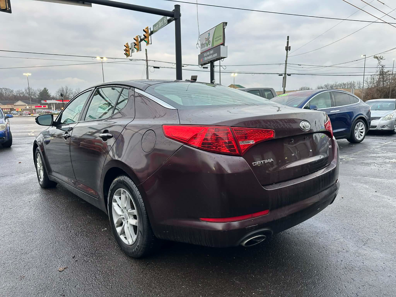 Kia Optima LX MT 2012