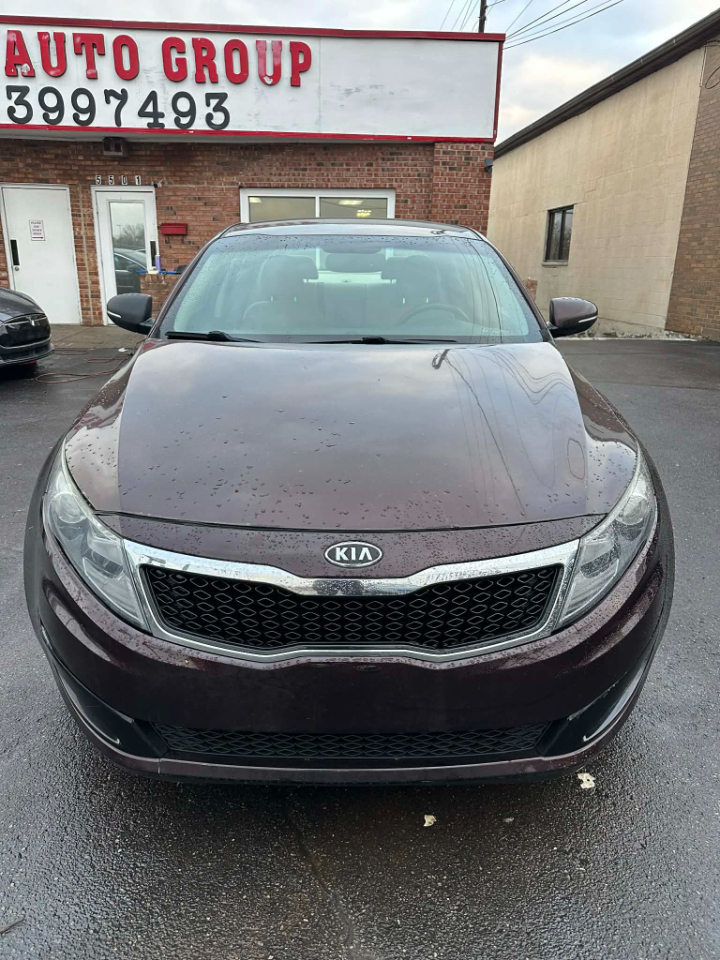 Kia Optima LX MT 2012