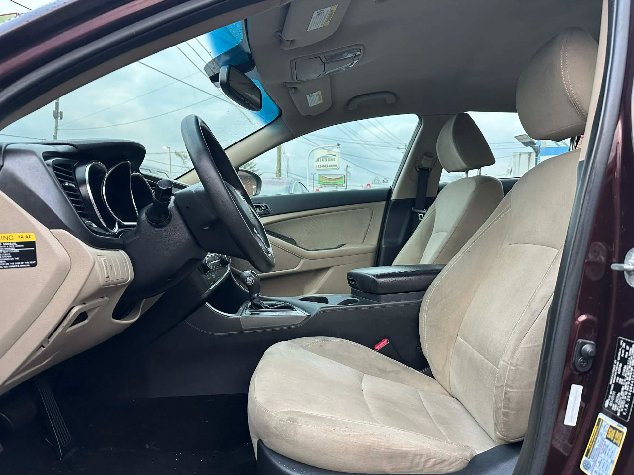 Kia Optima LX MT 2012