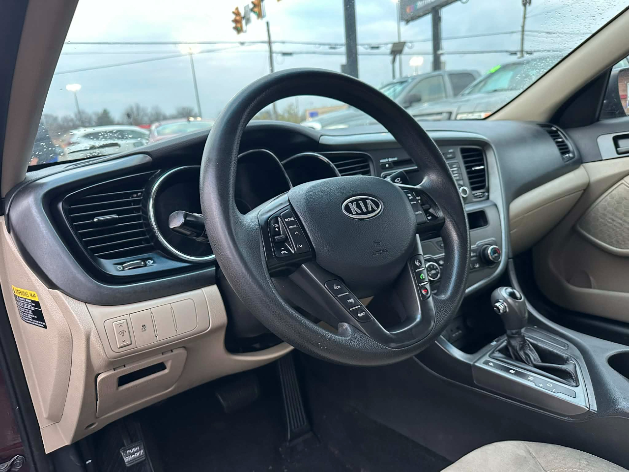 Kia Optima LX MT 2012