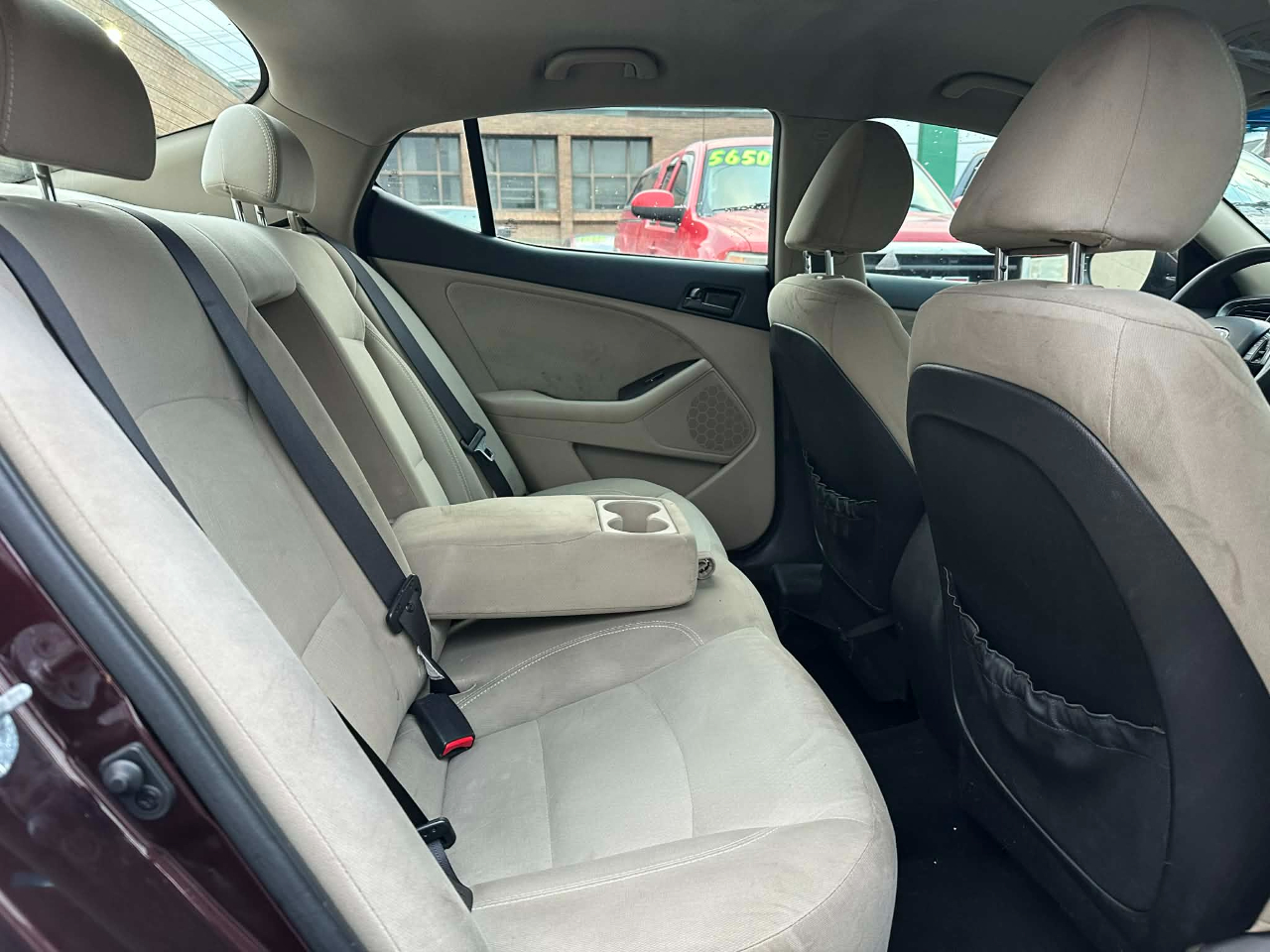 Kia Optima LX MT 2012