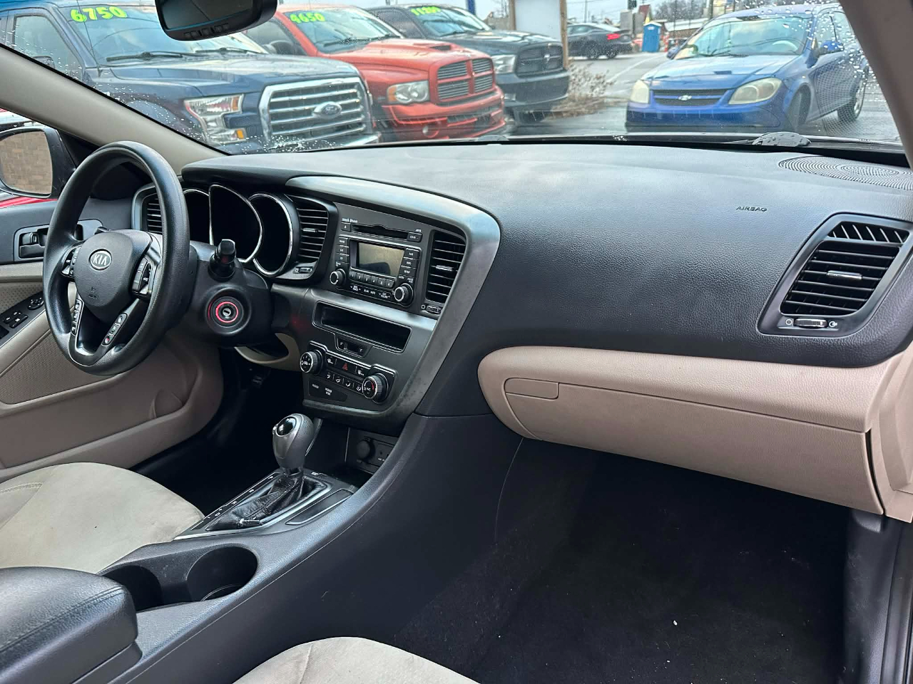 Kia Optima LX MT 2012