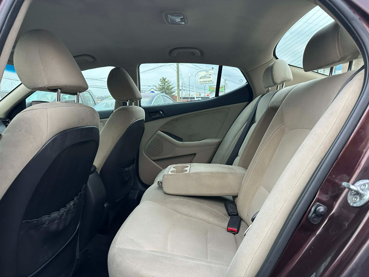 Kia Optima LX MT 2012