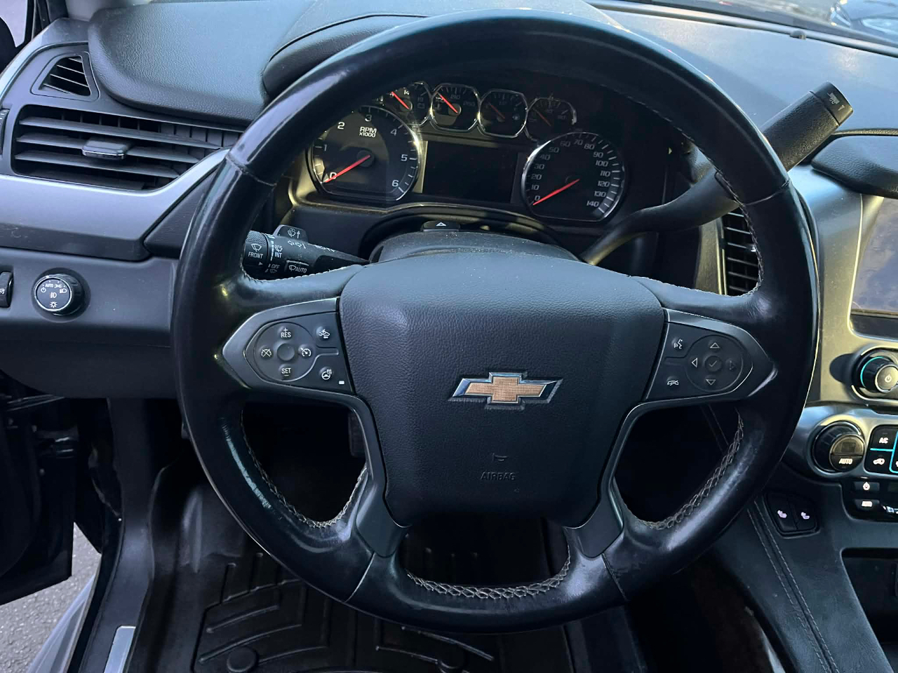 Chevrolet Suburban LT 1500 2WD 2015