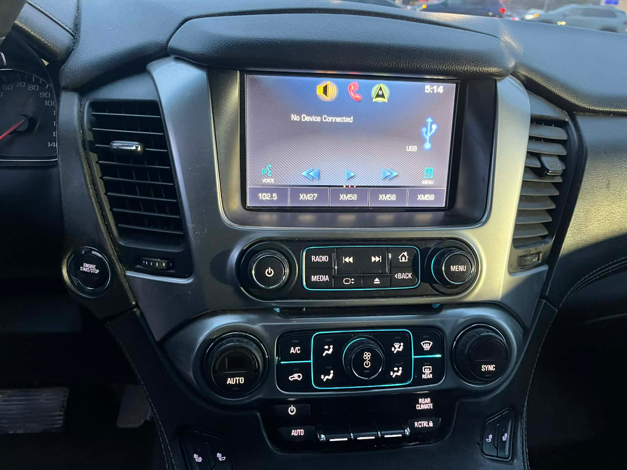 Chevrolet Suburban LT 1500 2WD 2015