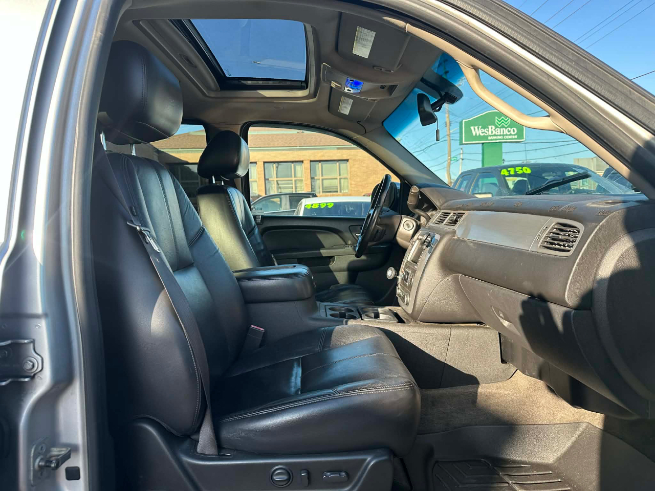 Chevrolet Avalanche LT 4WD 2010