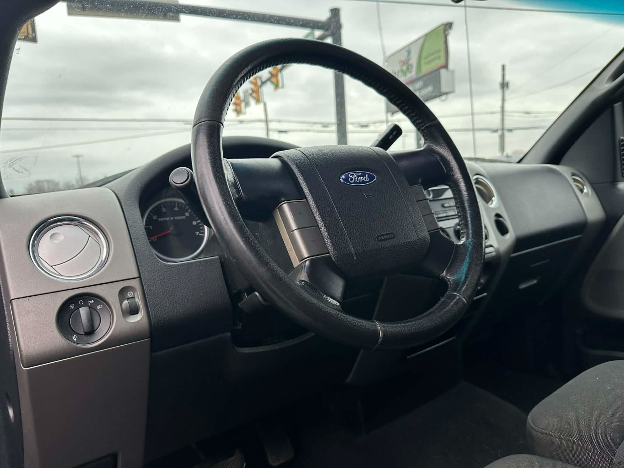 Ford F-150 XL SuperCrew Short Bed 4WD 2008