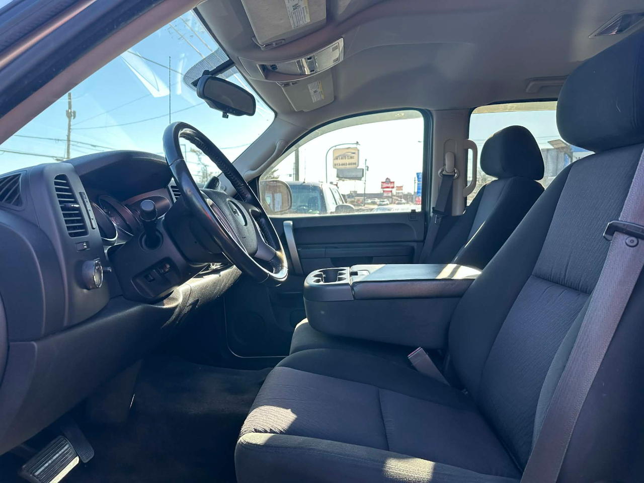 Chevrolet Silverado 1500 LT Crew Cab 4WD 2011