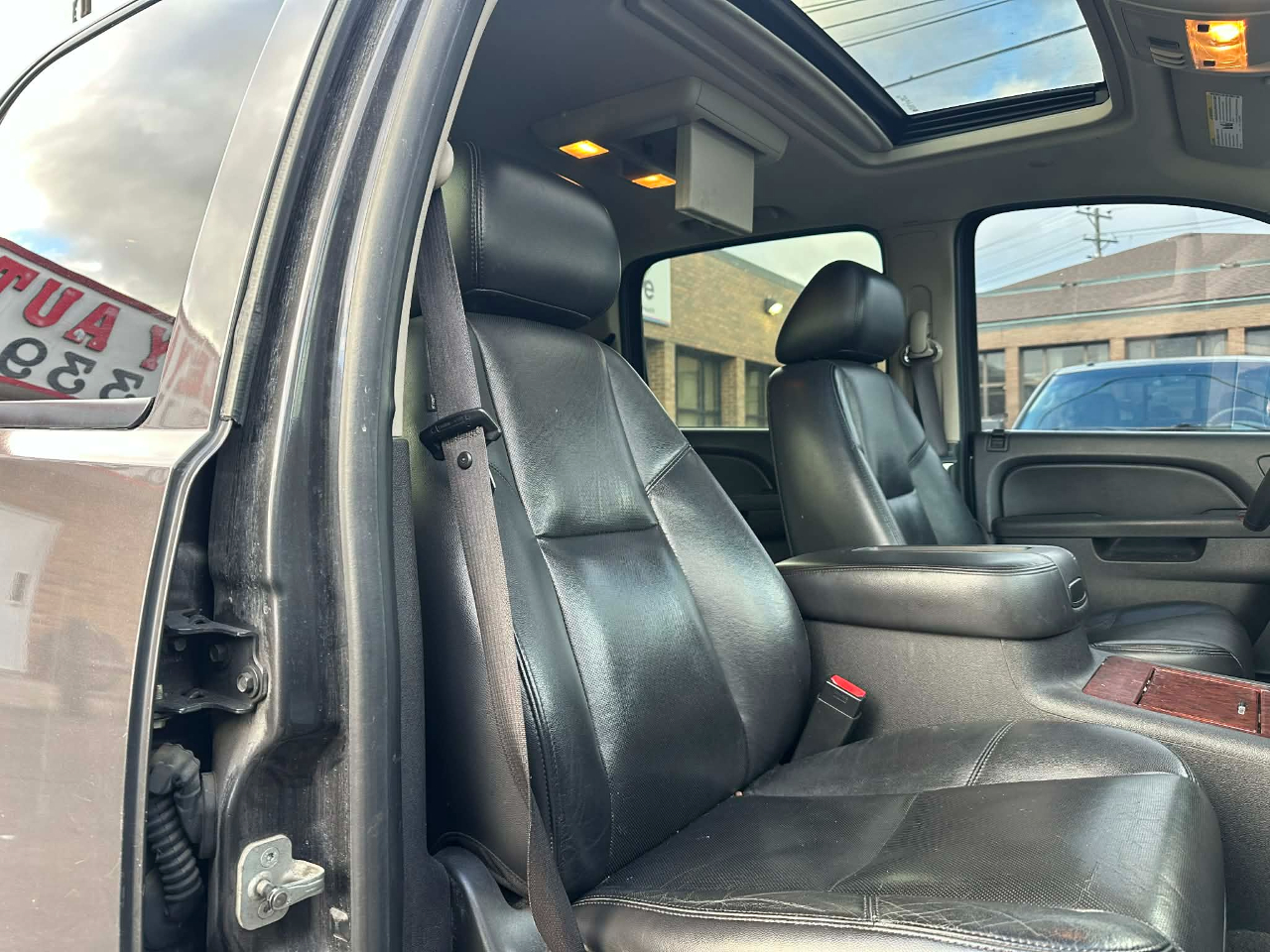 Chevrolet Suburban LTZ 1500 4WD 2010