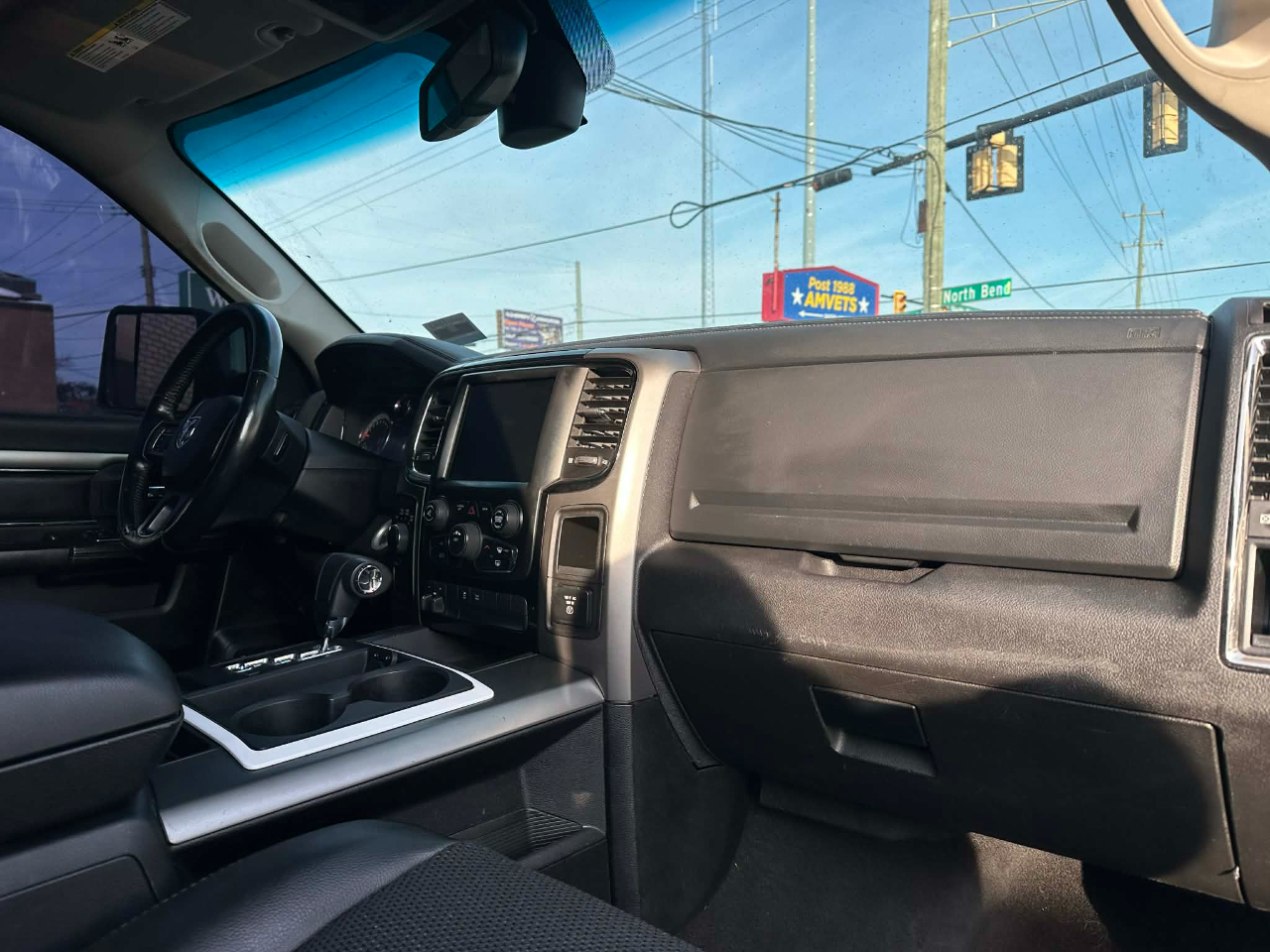 RAM 1500 4WD Crew Cab 140.5" Longhorn 2013