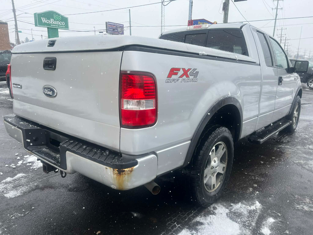 Ford F-150 4WD SuperCrew 139" XLT 2004