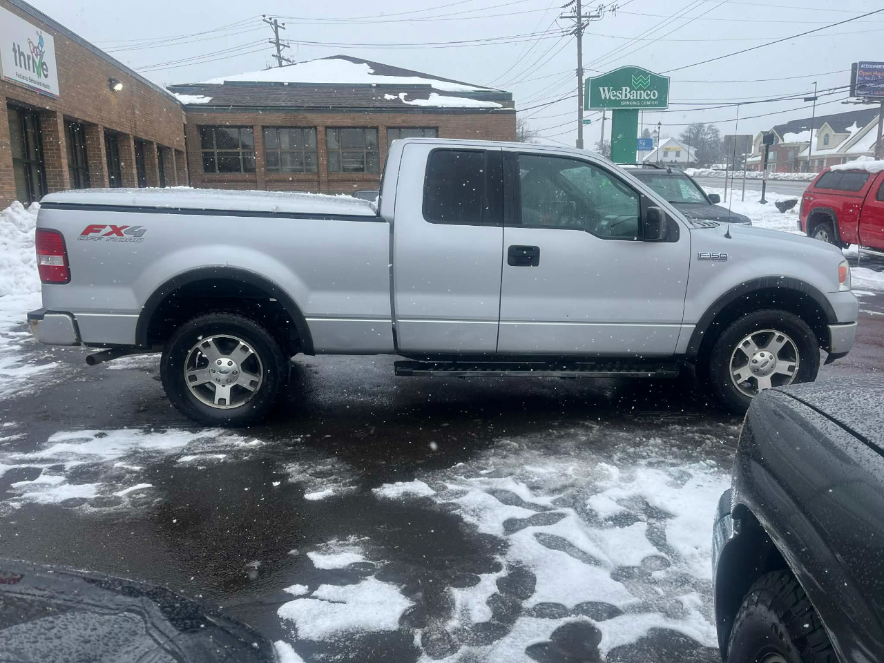Ford F-150 4WD SuperCrew 139" XLT 2004