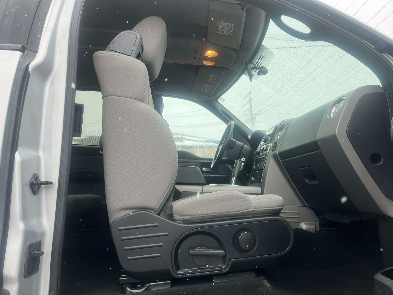 Ford F-150 4WD SuperCrew 139" XLT 2004