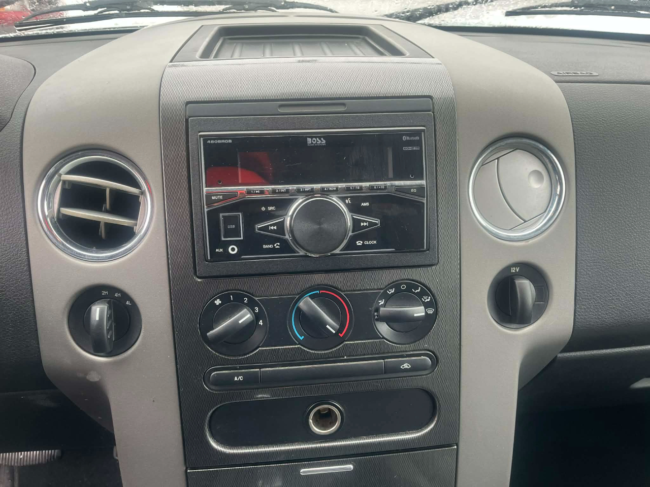 Ford F-150 4WD SuperCrew 139" XLT 2004