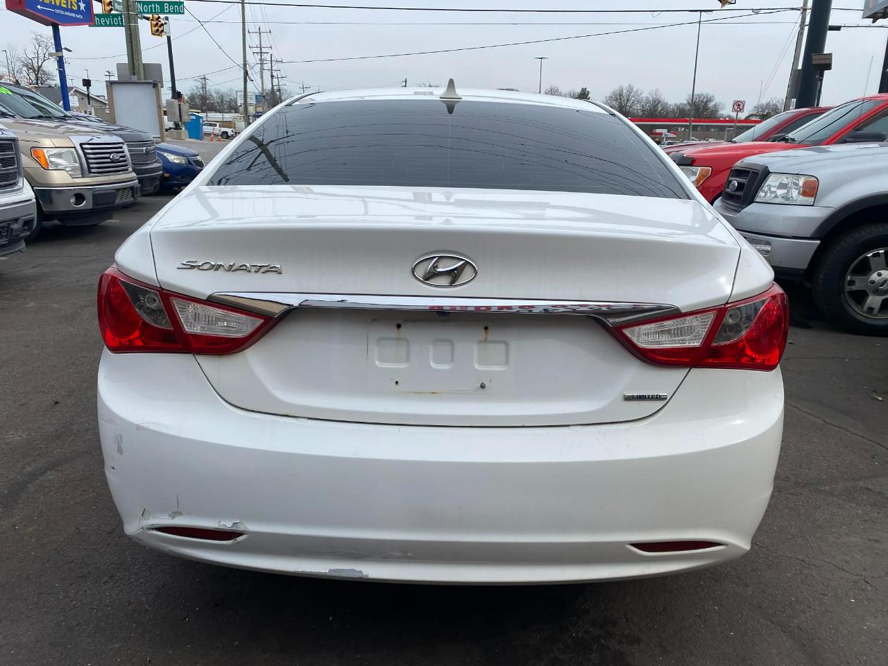 Hyundai Sonata Limited Auto 2011