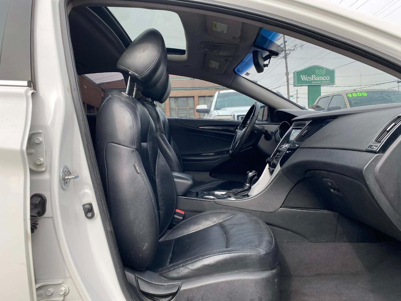 Hyundai Sonata Limited Auto 2011