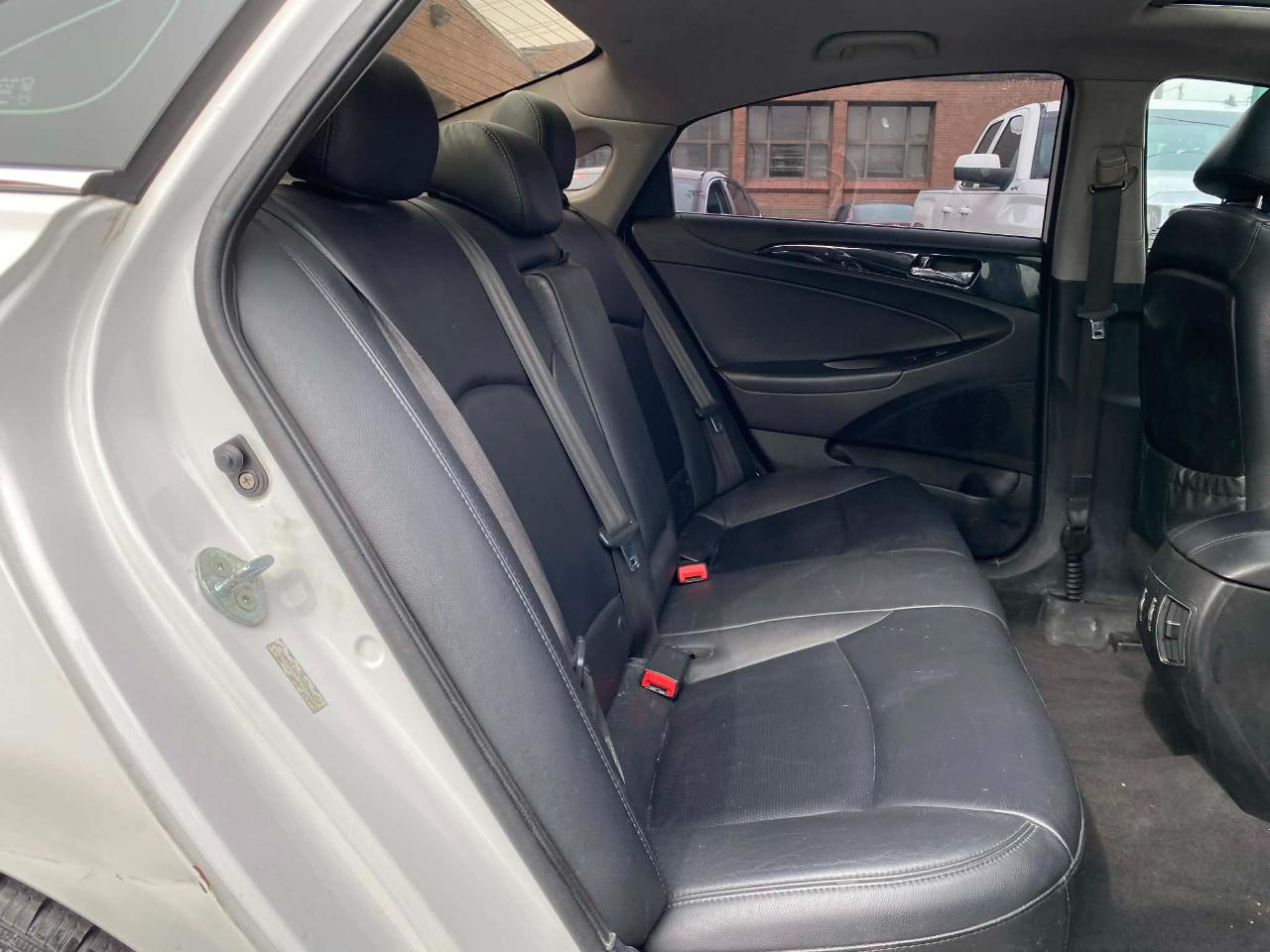 Hyundai Sonata Limited Auto 2011