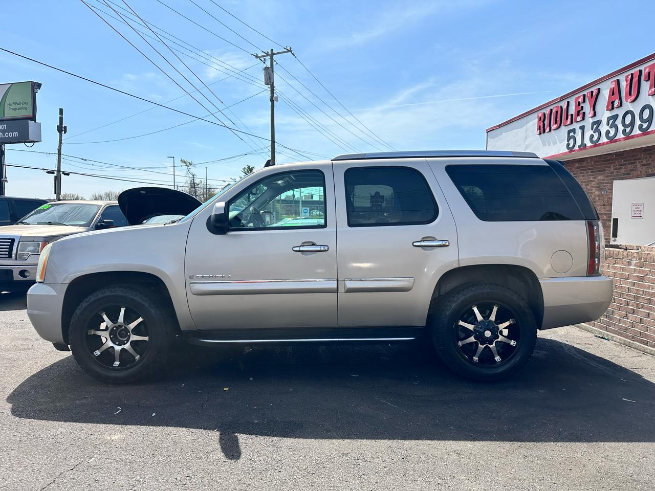 GMC Yukon Denali AWD 2007