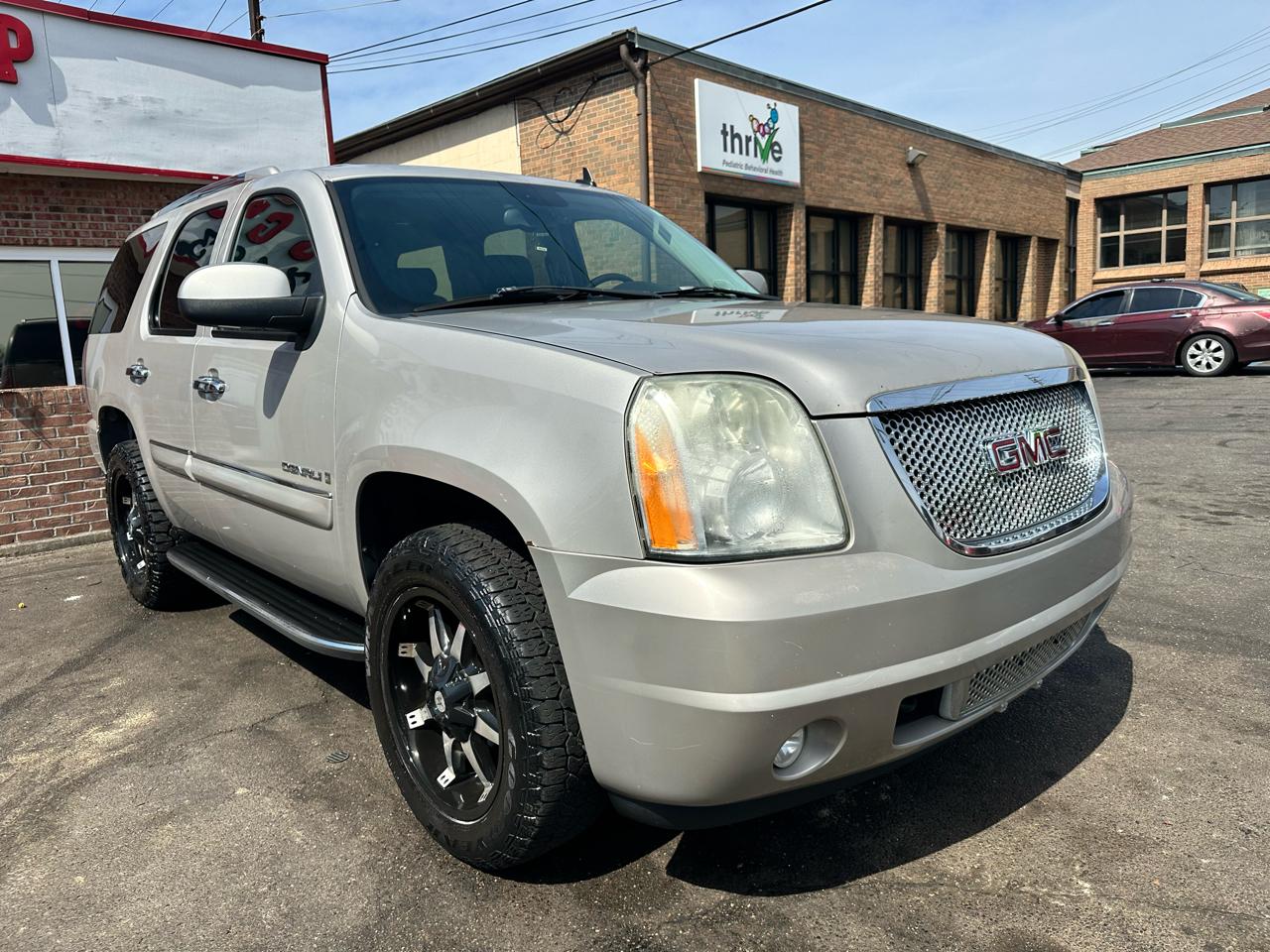 GMC Yukon Denali AWD 2007