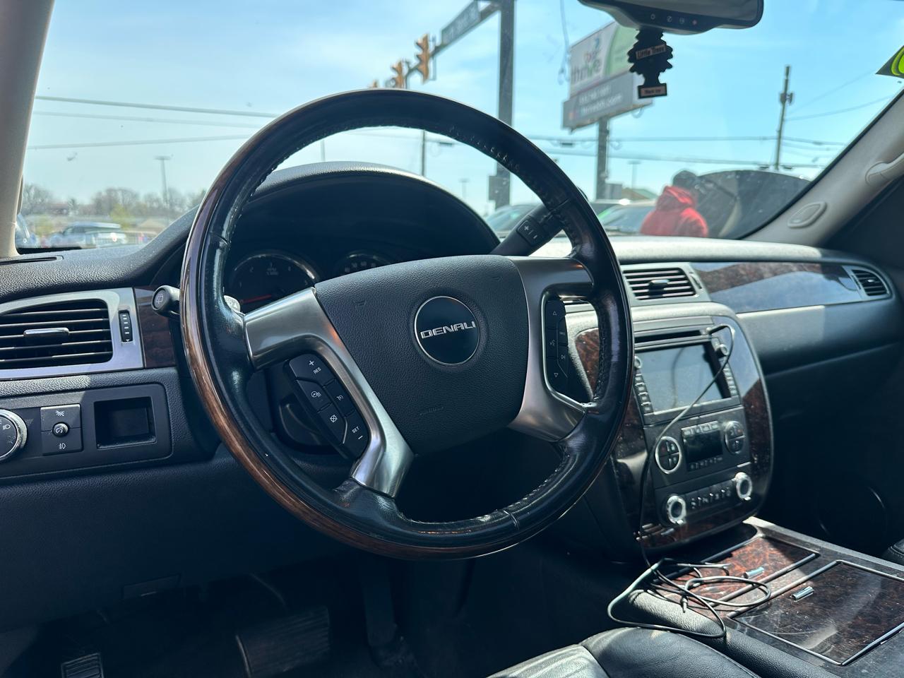 GMC Yukon Denali AWD 2007