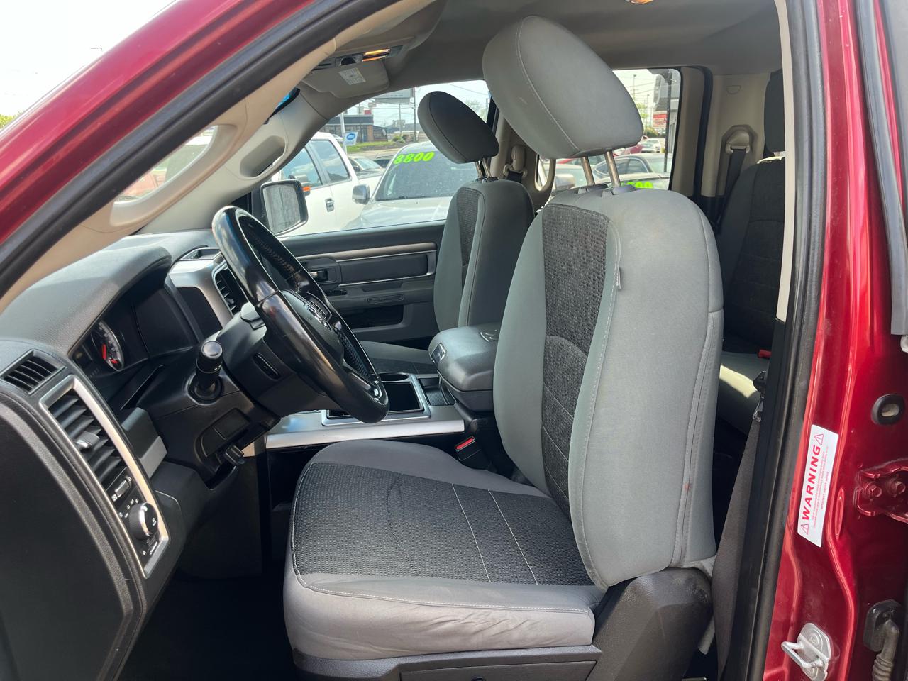 RAM 1500 4WD Crew Cab 149" Big Horn 2015