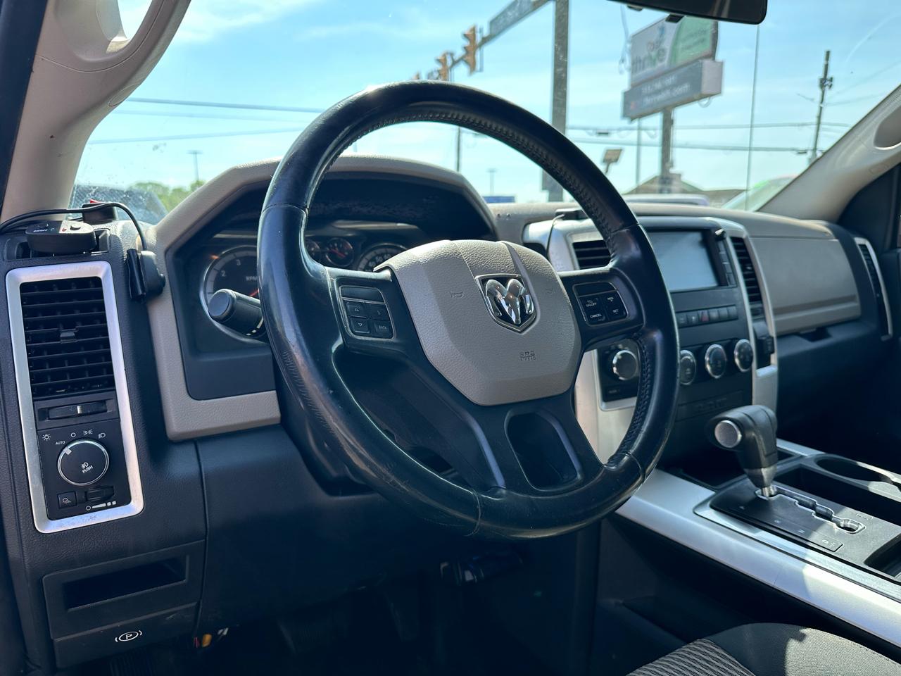 RAM 1500 SLT Crew Cab 4WD 2012