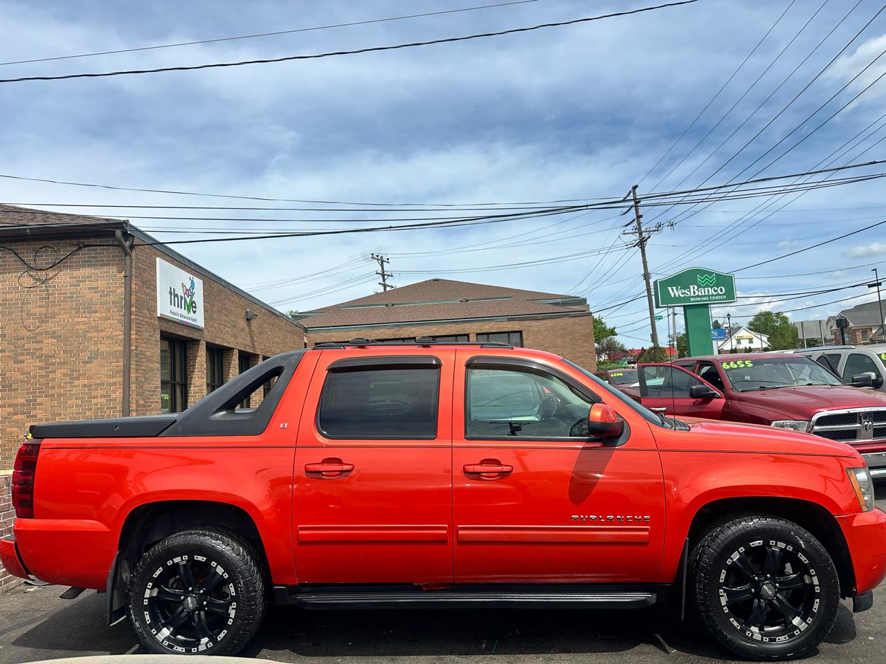 Chevrolet Avalanche LT 4WD 2011