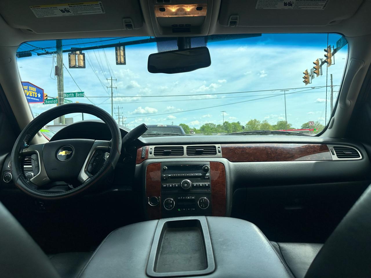 Chevrolet Avalanche LT 4WD 2011