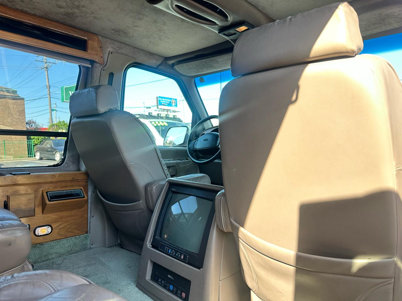 Ford Econoline E150 1999