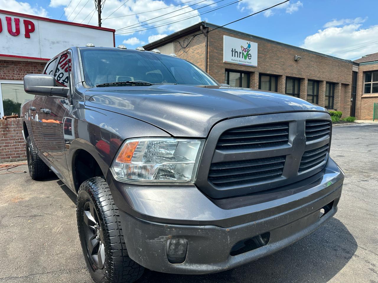 RAM 1500 SLT Crew Cab SWB 4WD 2014