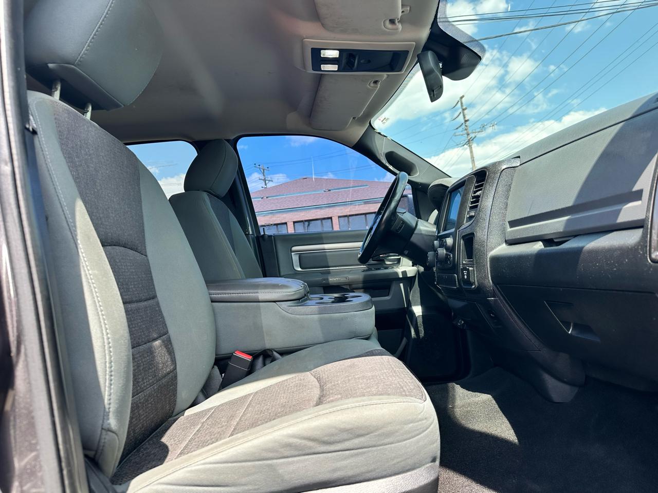 RAM 1500 SLT Crew Cab SWB 4WD 2014