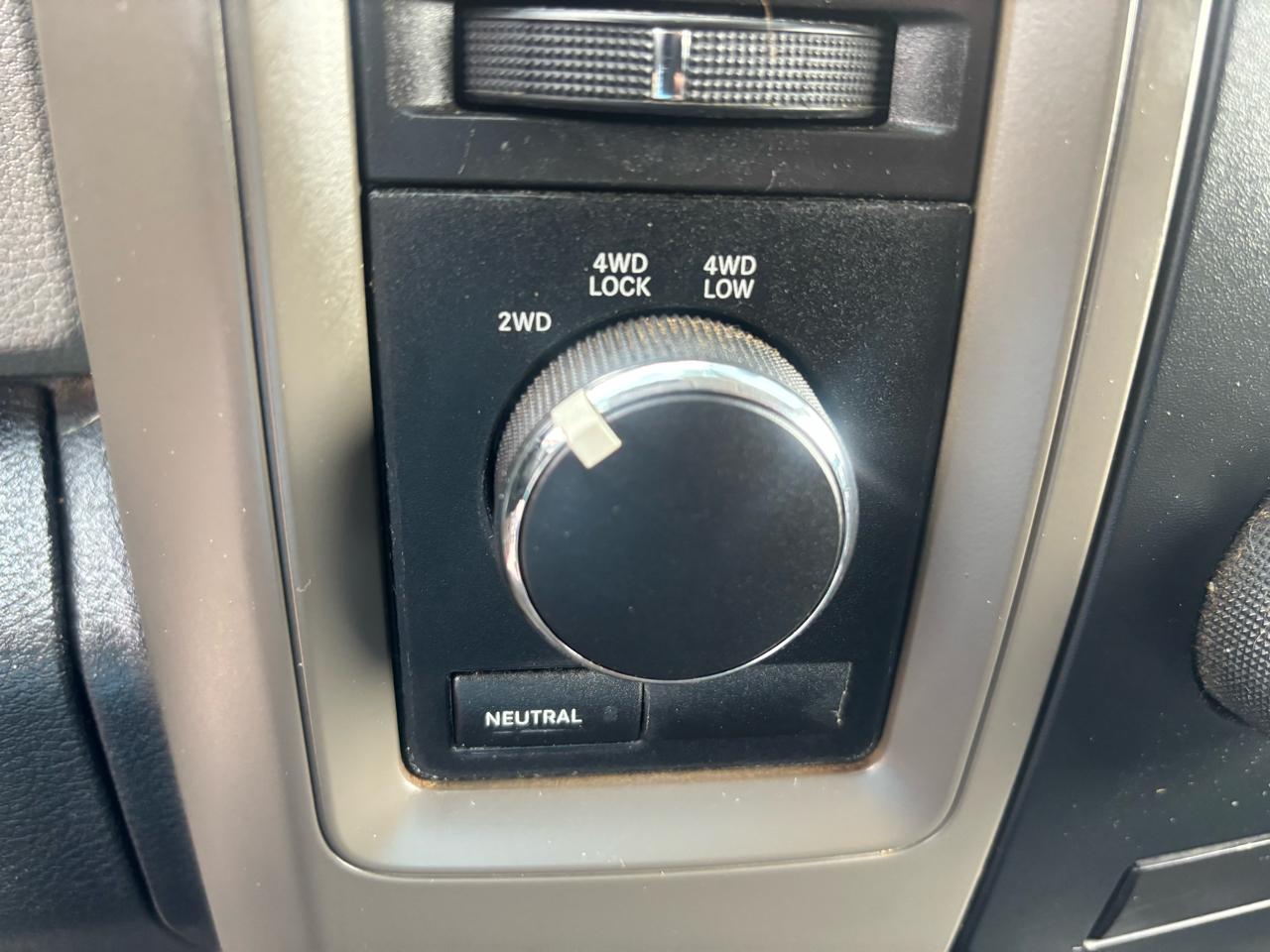 RAM 1500 ST Crew Cab 4WD 2012