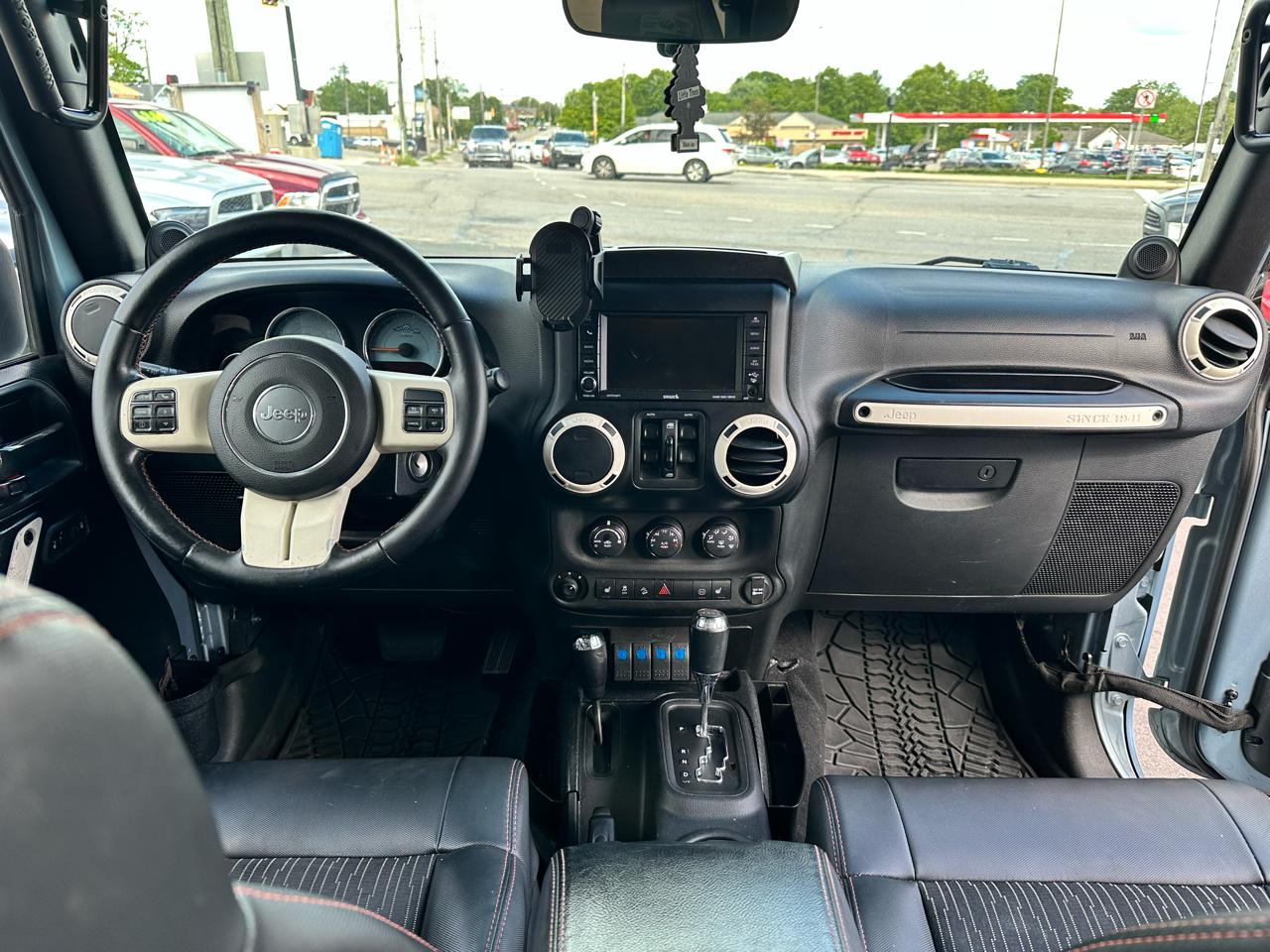 Jeep Wrangler Unlimited Sahara 4WD 2012