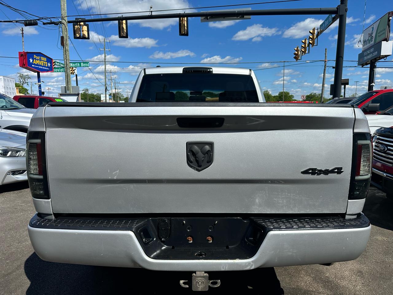 RAM 1500 Tradesman Quad Cab 4WD 2018