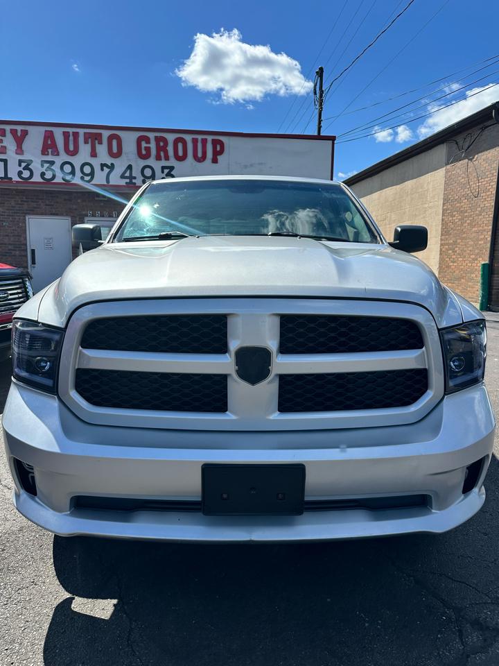 RAM 1500 Tradesman Quad Cab 4WD 2018
