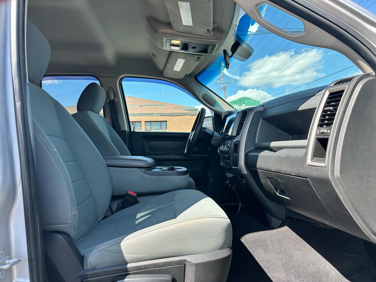 RAM 1500 Tradesman Quad Cab 4WD 2018