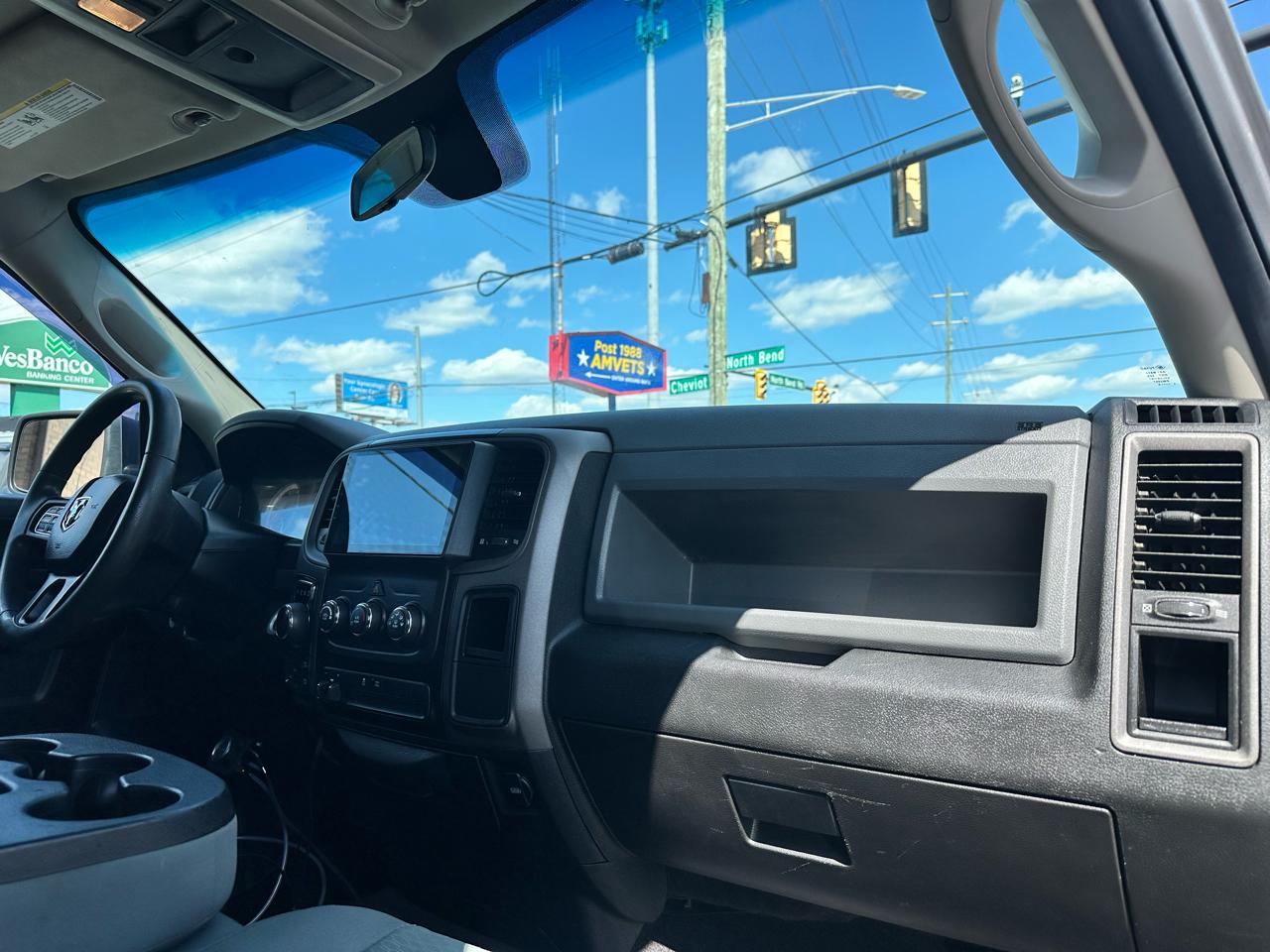 RAM 1500 Tradesman Quad Cab 4WD 2018