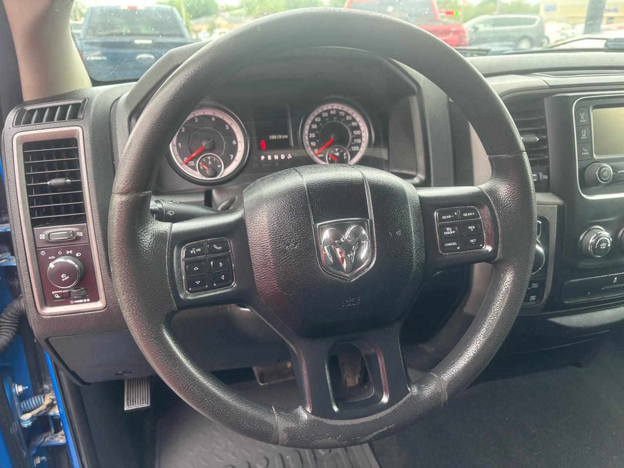 RAM 1500 Classic Tradesman Crew Cab SWB 4WD 2019