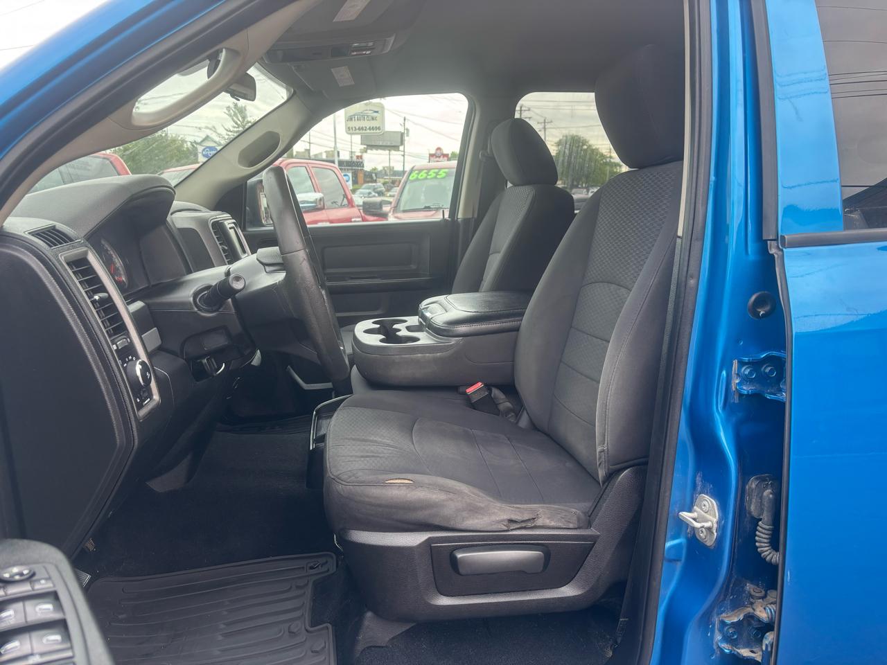 RAM 1500 Classic Tradesman Crew Cab SWB 4WD 2019