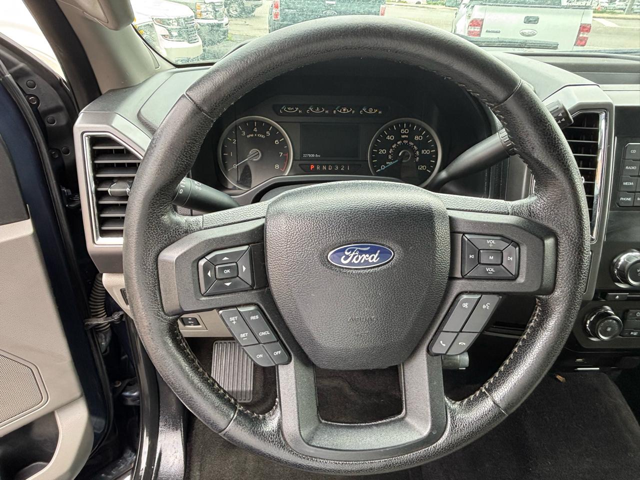 Ford F-150 Lariat SuperCrew 5.5-ft. Bed 4WD 2016