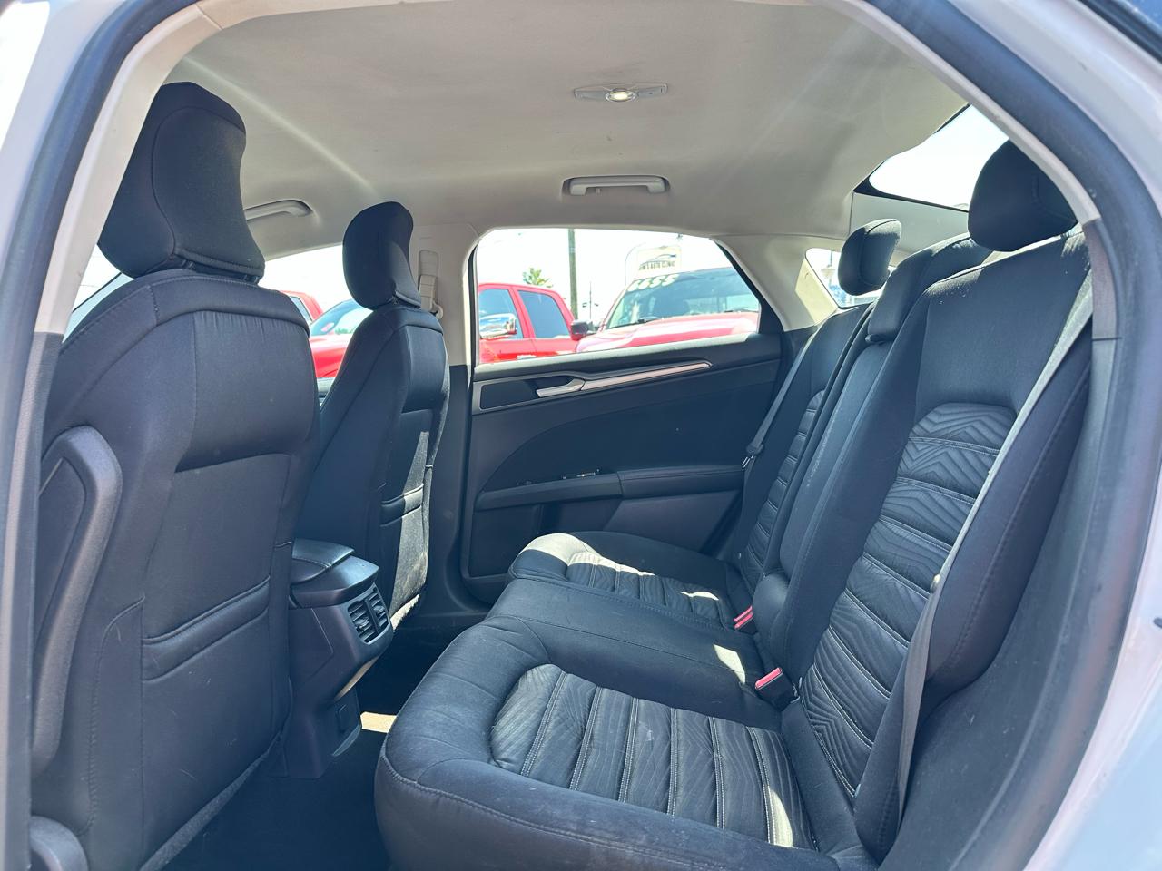 Ford Fusion SE 2016